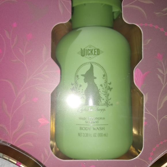 NEW Sealed WICKED Bath Gift Set in Keepsake Collection Tin - Picture 5 of 8